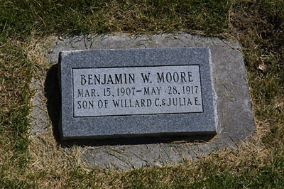 benjaminwmooregravestone.jpg